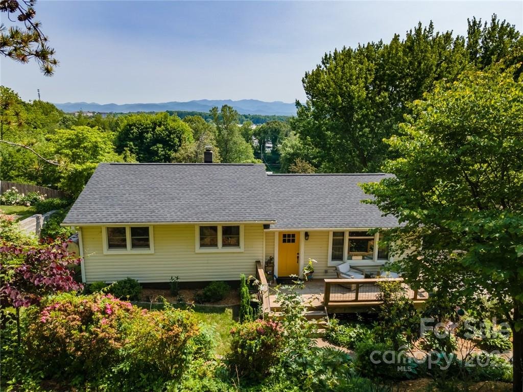 Property image 1 at 194 Stradley Mountain Road, Asheville, NC 28806