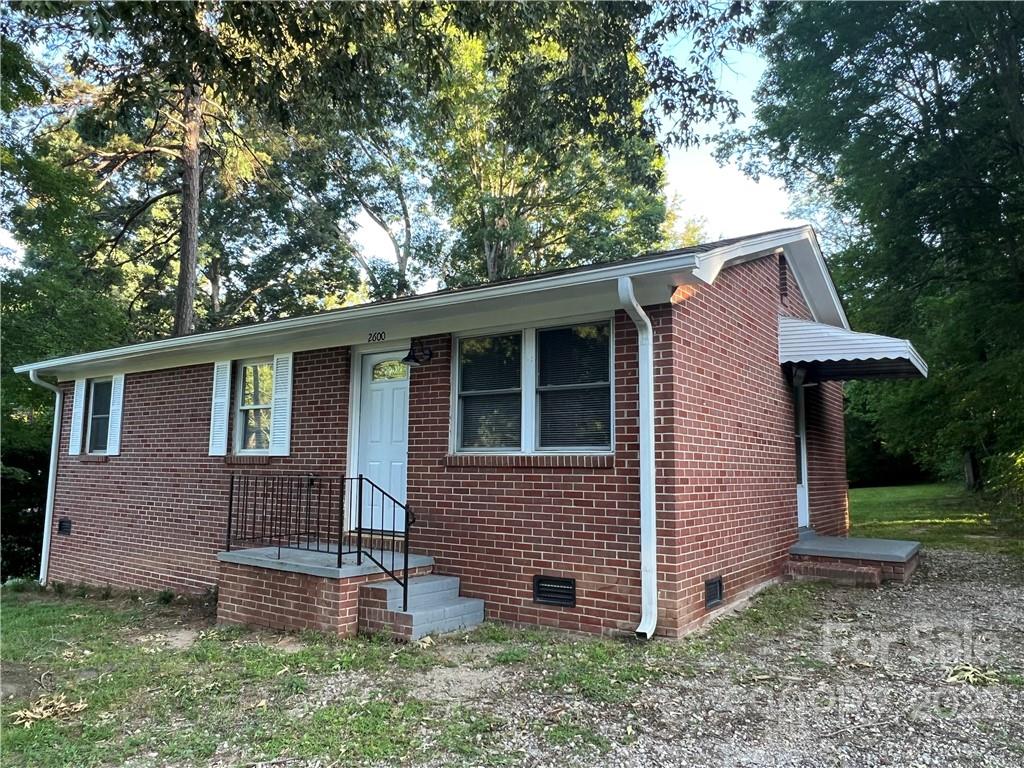 Property image 1 at 2600 Mary Avenue, Gastonia, NC 28052