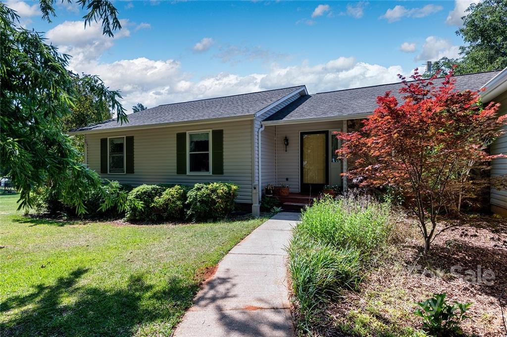 Property image 1 at 5067 Forest Ridge Drive, Hickory, NC 28602