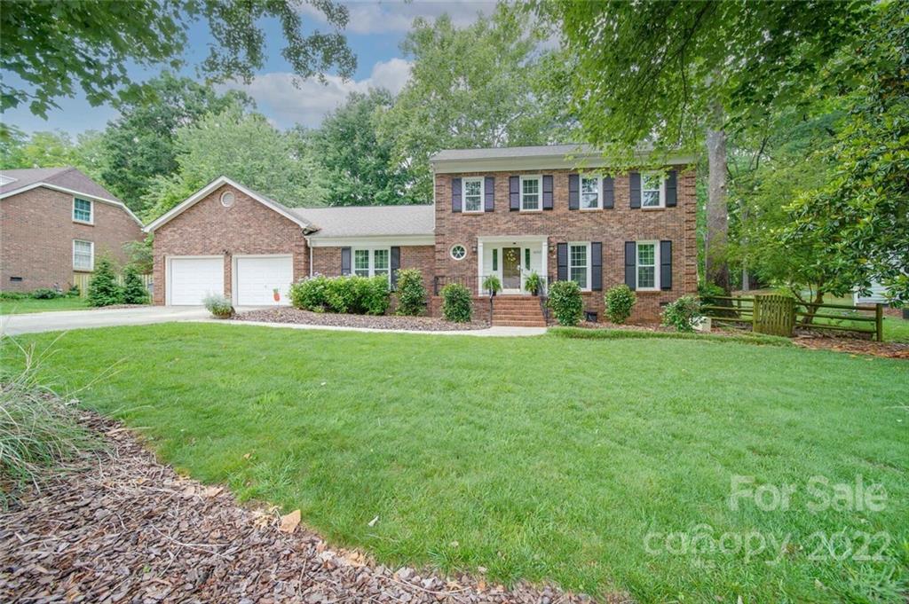 Property image 1 at 10312 Woodview Circle, Charlotte, NC 28277
