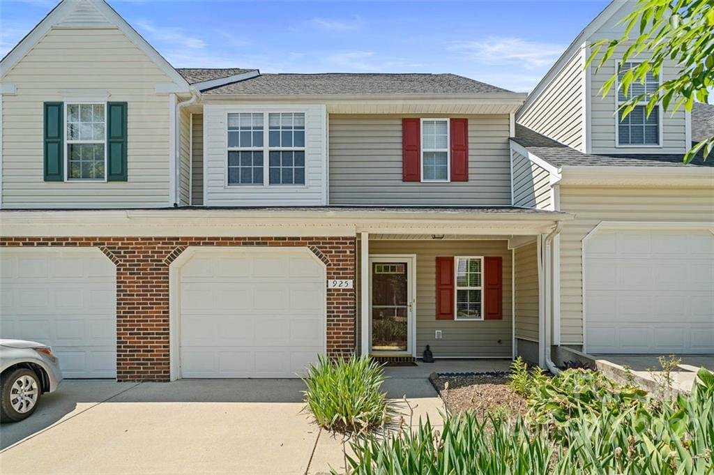 925 Pelican Bay Drive