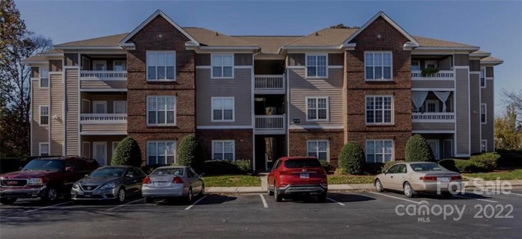 Property image 1 at 9749 Campus Walk Lane, Charlotte, NC 28262