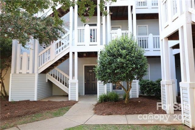 20 Hamiltons Harbor Drive