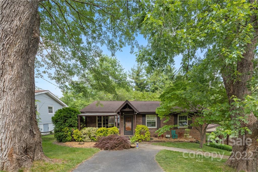 Property image 1 at 13 Hillview Road, Asheville, NC 28805