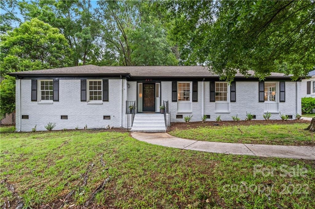 Property image 1 at 2411 Knickerbocker Drive, Charlotte, NC 28212