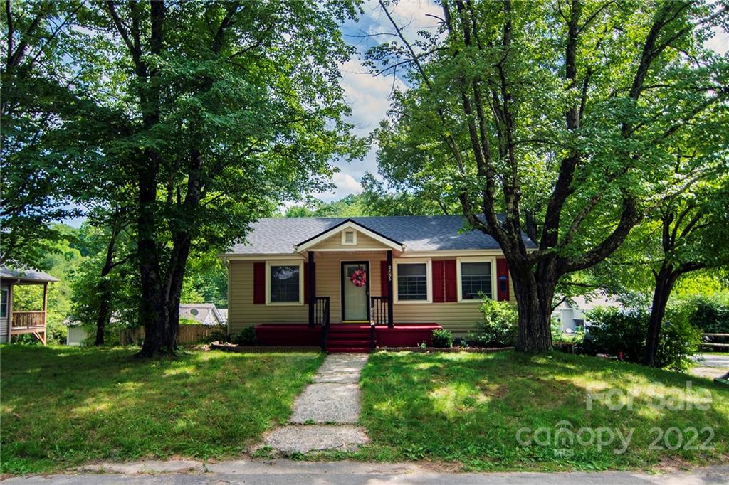 Property image 1 at 2135 Arlington Place, Hendersonville, NC 28791