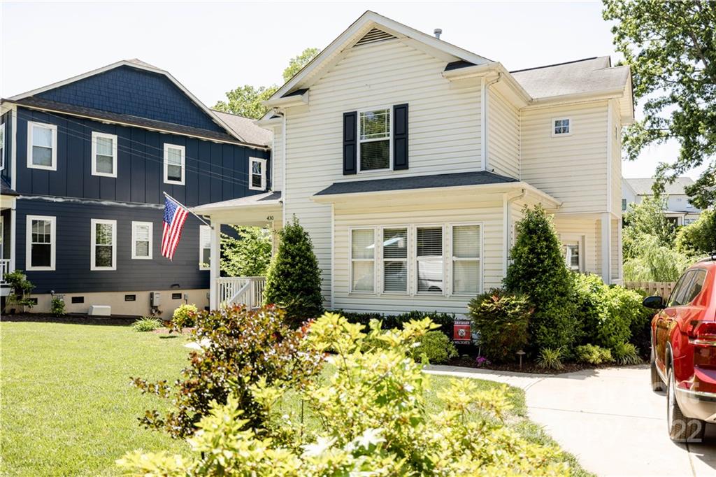 Property image 1 at 430 Iverson Way, Charlotte, NC 28203