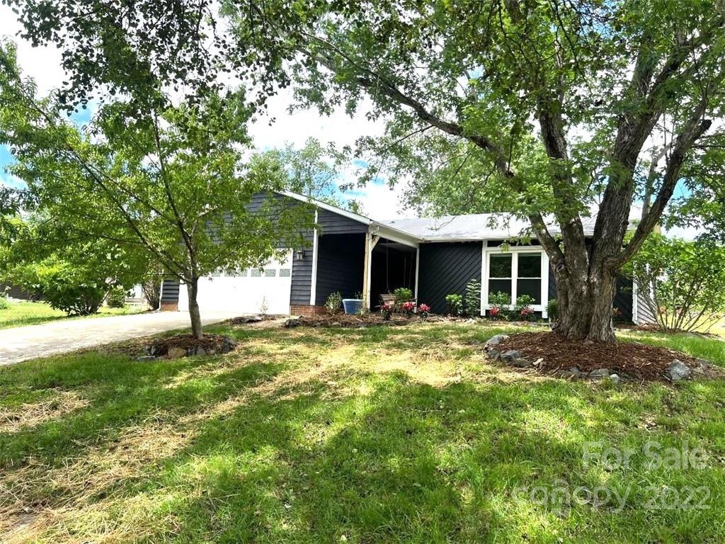 Property image 1 at 8306 Woodgate Lane, Charlotte, NC 28226