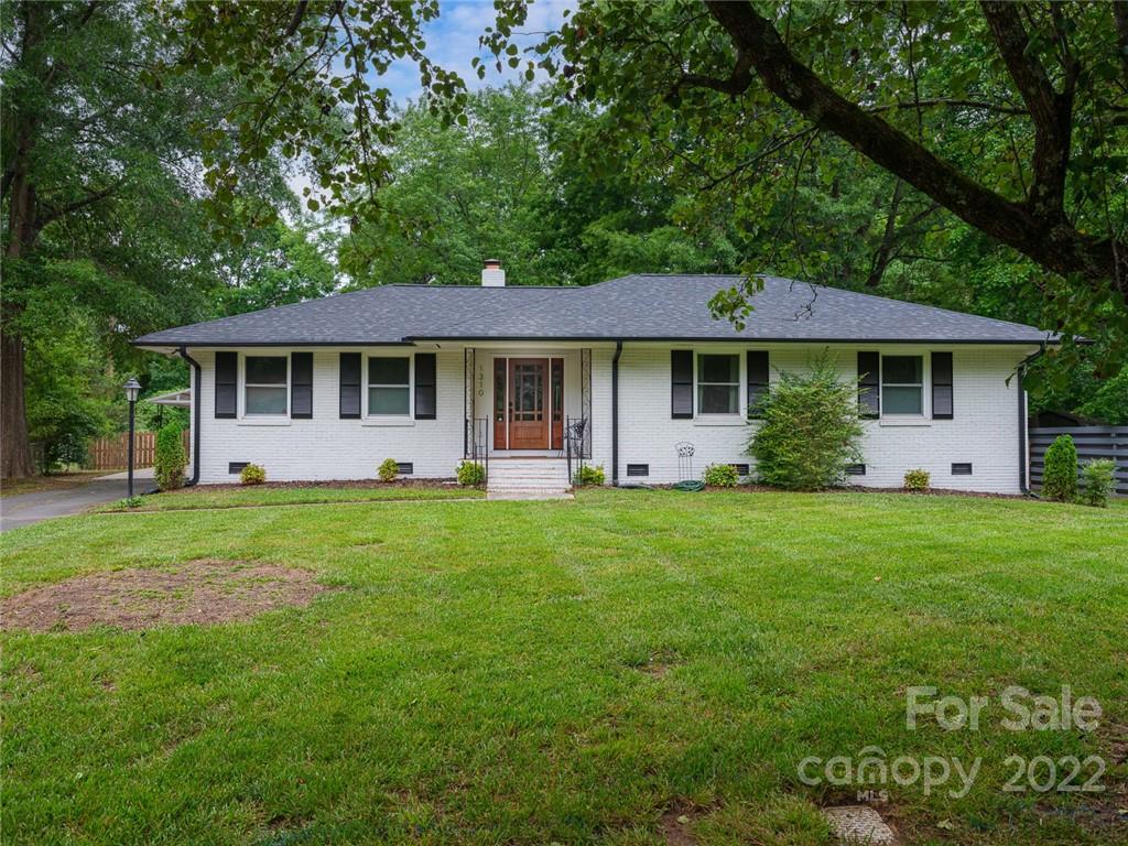 Property image 1 at 1310 Fox Run Drive, Charlotte, NC 28212