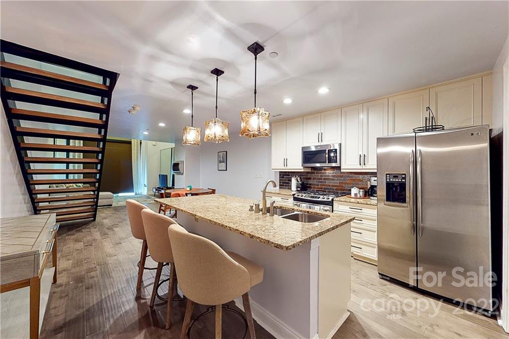 Property image 1 at 701 Royal Court, Charlotte, NC 28202