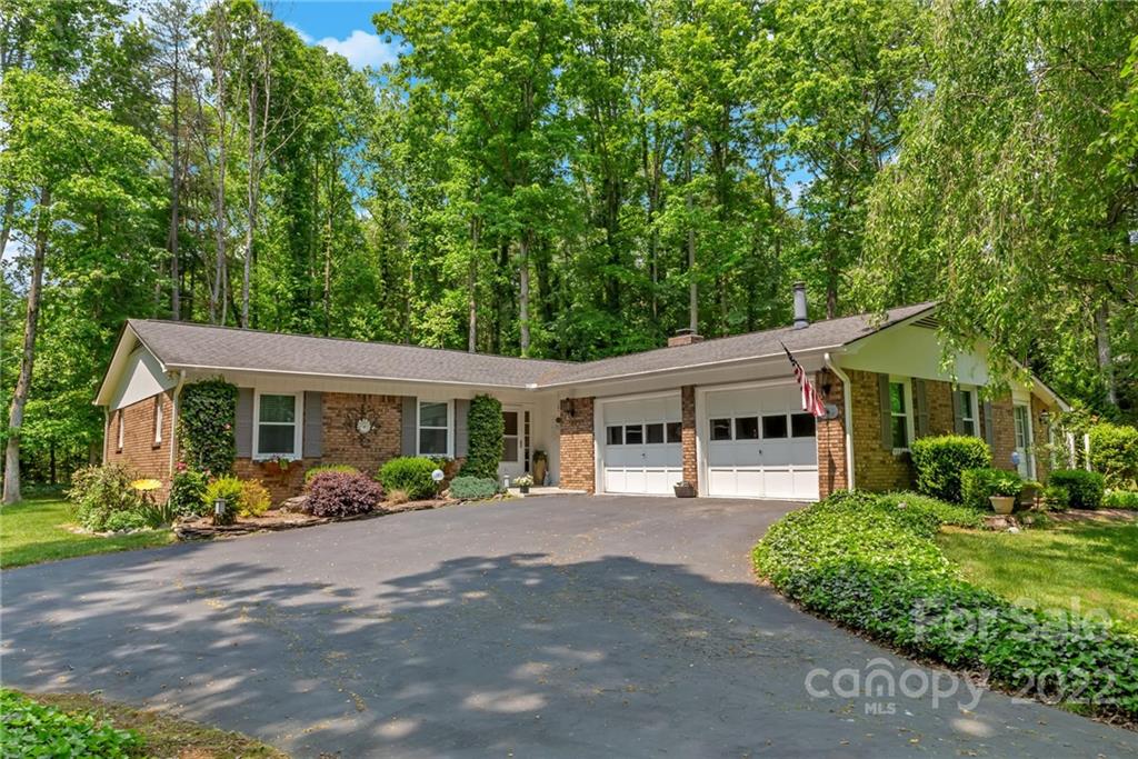 Property image 1 at 103 Long John Drive, Hendersonville, NC 28791