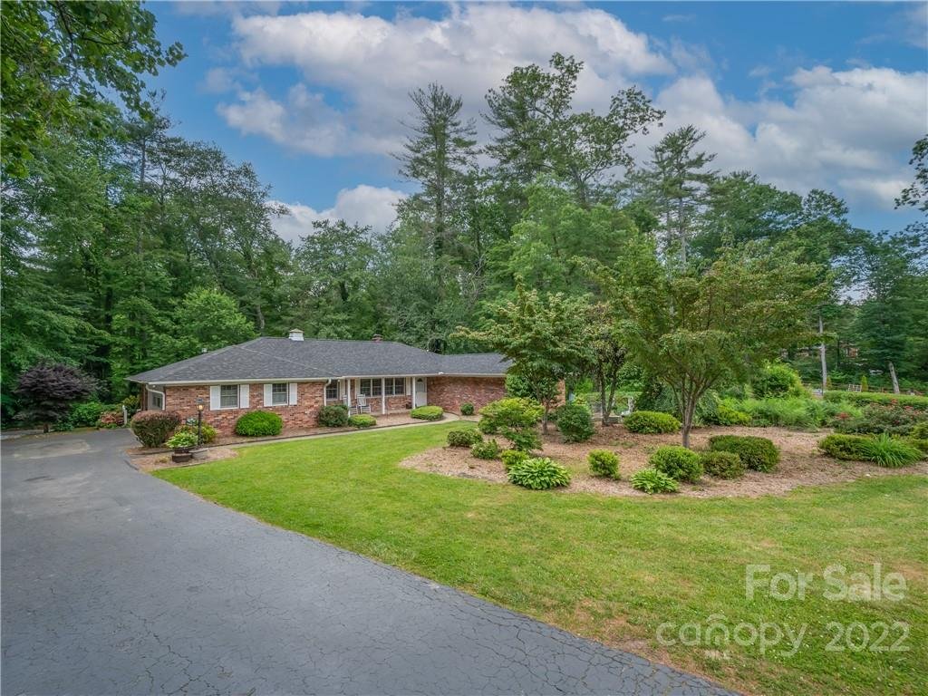 Property image 1 at 511 Fenwick Court, Hendersonville, NC 28739