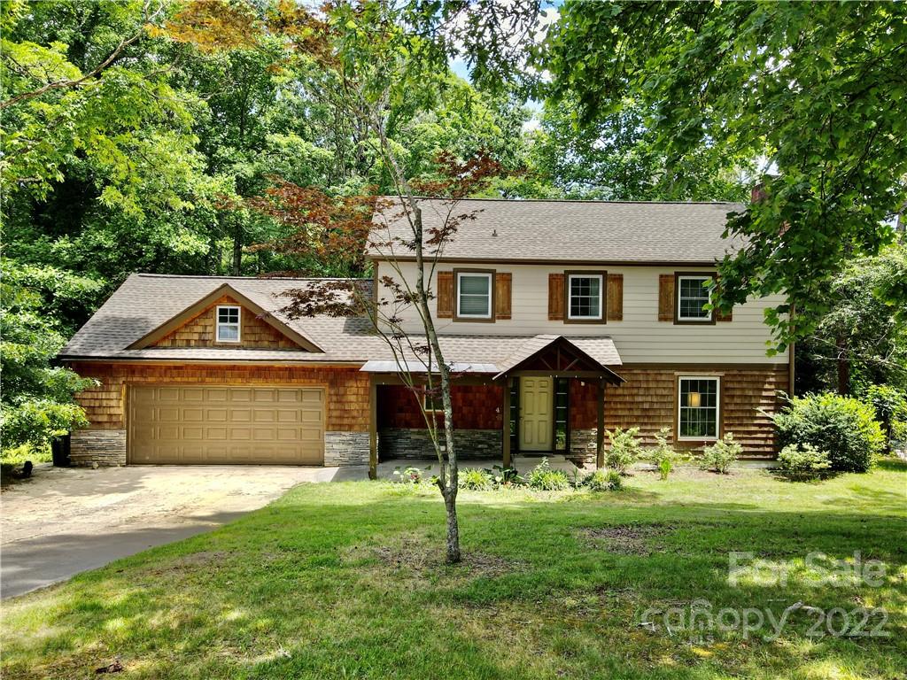 Property image 1 at 4 Beechwood Lakes Drive, Hendersonville, NC 28792