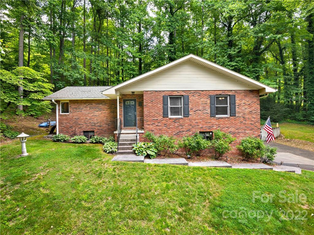 Property image 1 at 15 N Willow Wood Trail, Hendersonville, NC 28739