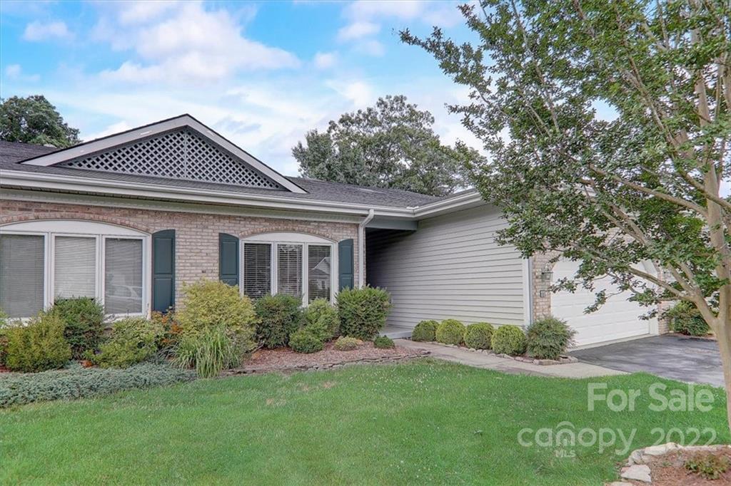 11 Country Meadows Lane