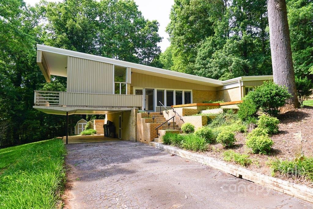 Property image 1 at 220 30th Avenue, Hickory, NC 28601