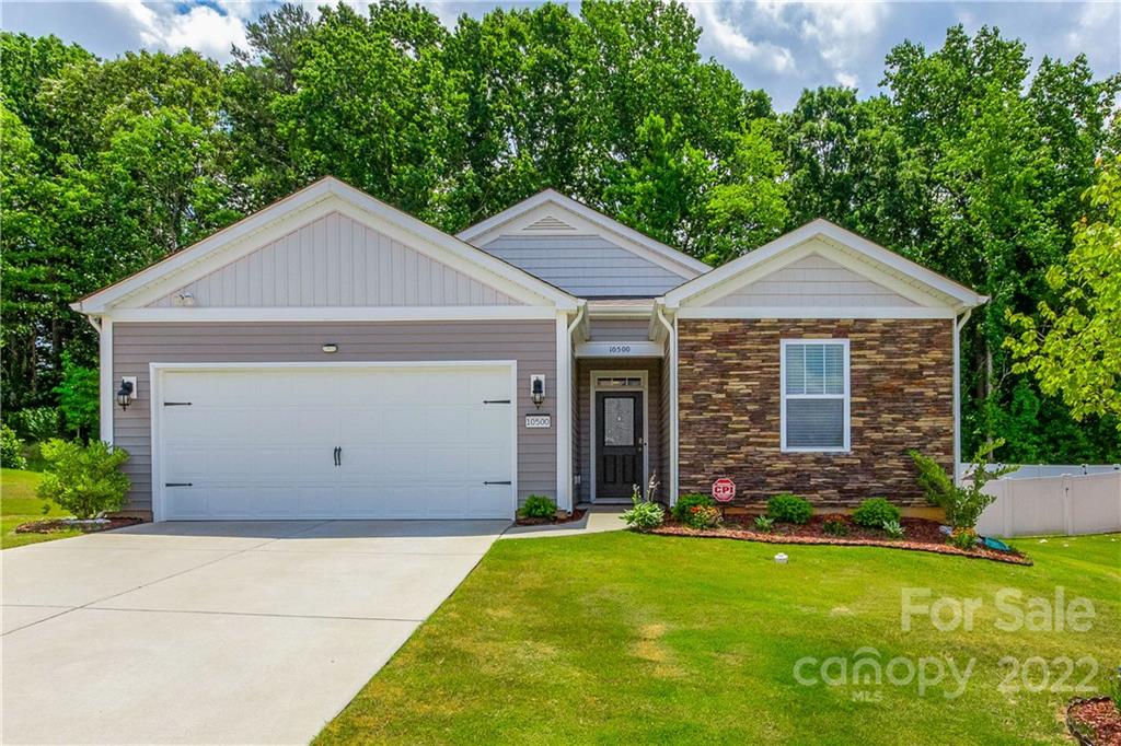 Property image 1 at 10500 Bradstreet Commons Way, Charlotte, NC 28215