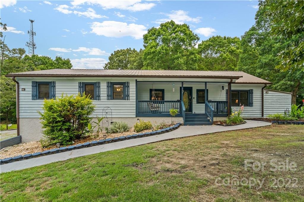 Property image 1 at 139 Regency Road, Mooresville, NC 28117