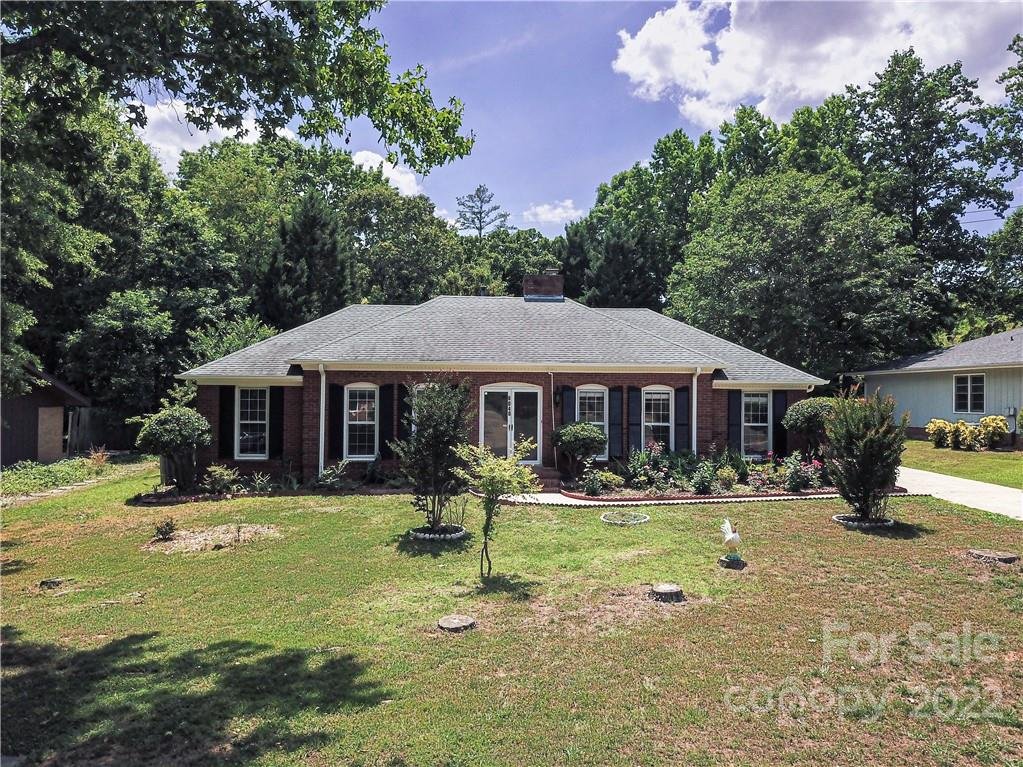 Property image 1 at 6040 Coatbridge Lane, Charlotte, NC 28212