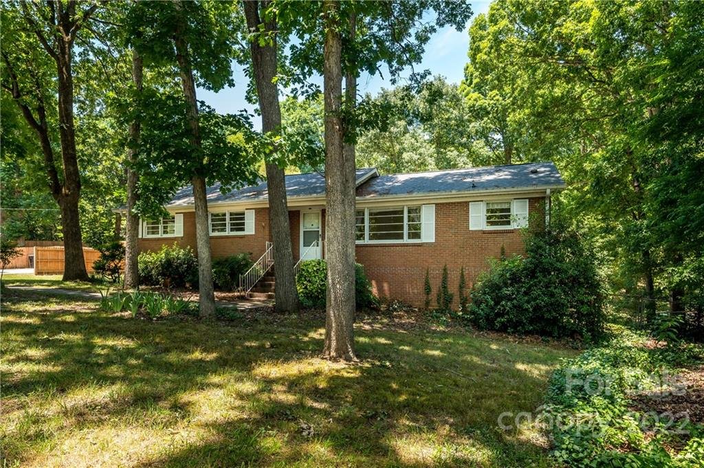 Property image 1 at 1623 Lumarka Drive, Charlotte, NC 28212