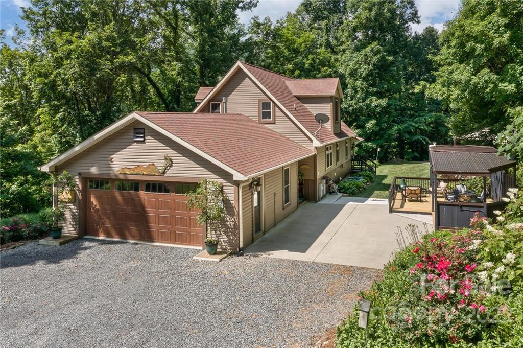 Property image 1 at 720 Spring Valley Drive, Waynesville, NC 28786