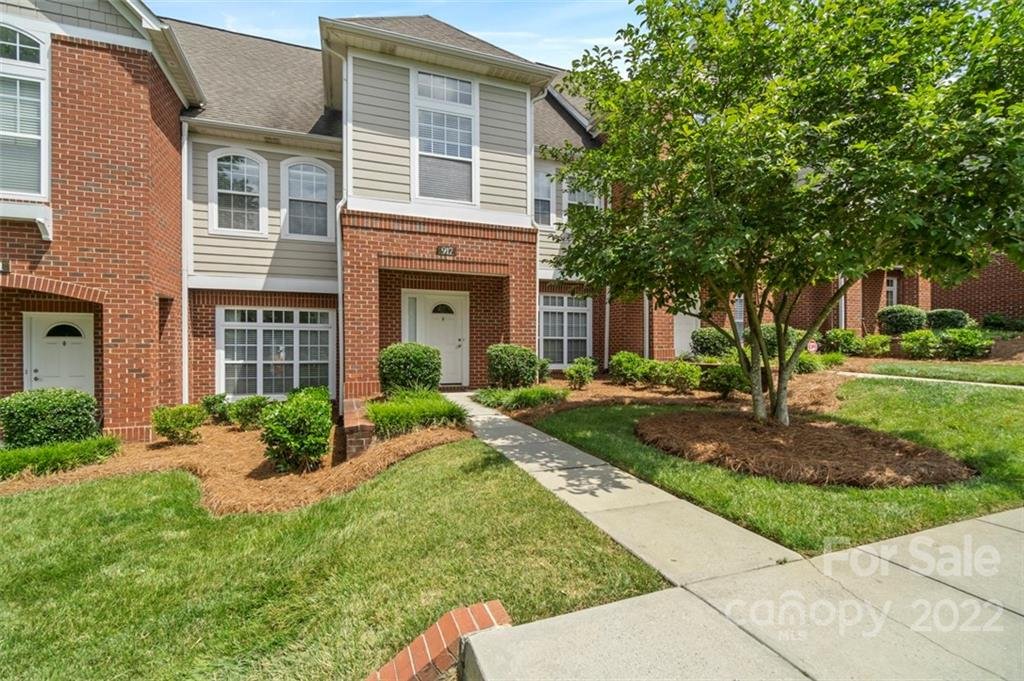 917 Central Park Circle