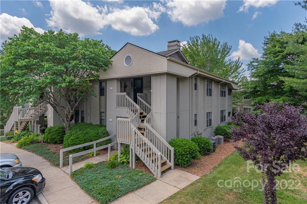 Property image 1 at 206 Abbey Circle, Asheville, NC 28805
