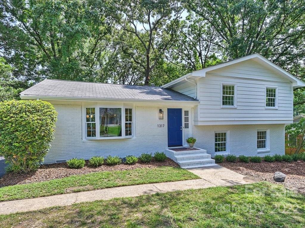 Property image 1 at 1317 Fox Run Drive, Charlotte, NC 28212