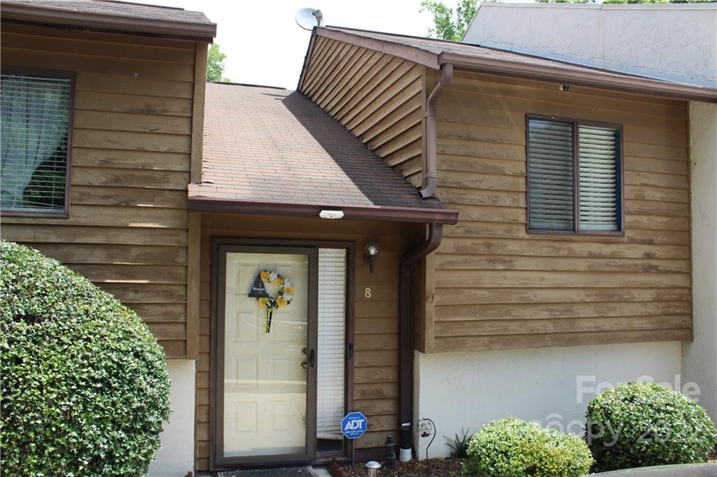 Property image 1 at 1420 11th Street Drive, Hickory, NC 28601