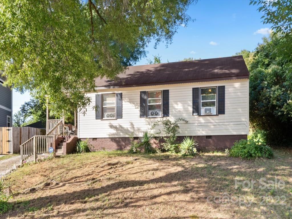 2415 Columbus Circle