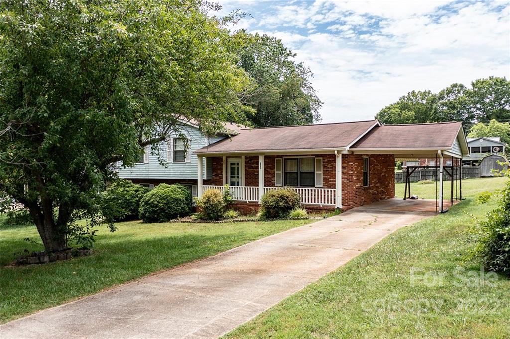 Property image 1 at 122 Pineview Court, Statesville, NC 28625