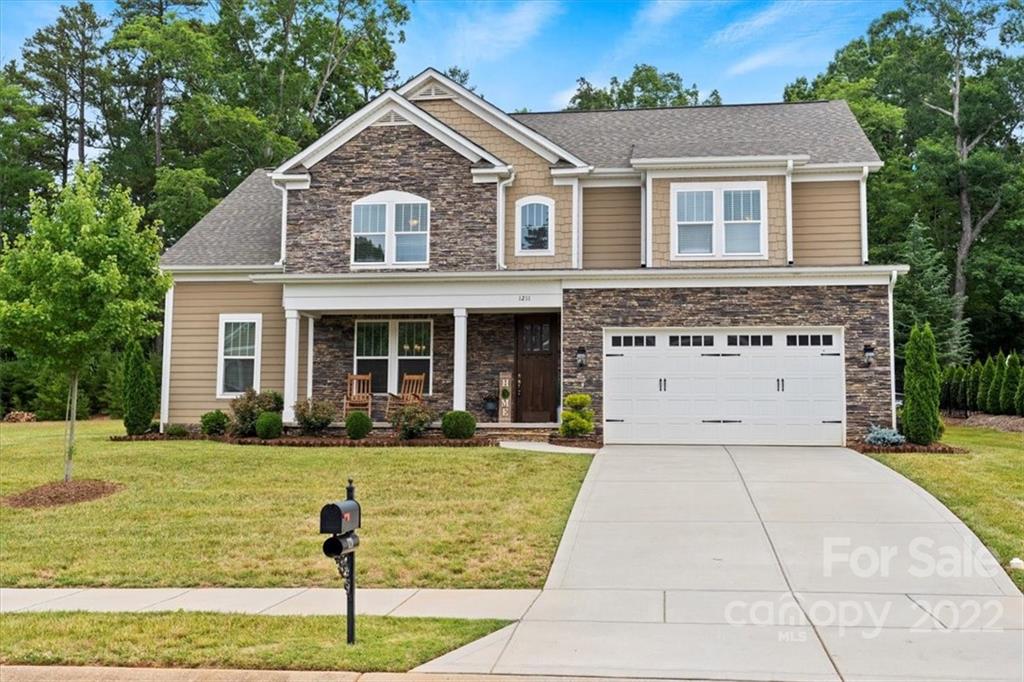 Property image 1 at 1211 39th Avenue, Hickory, NC 28601