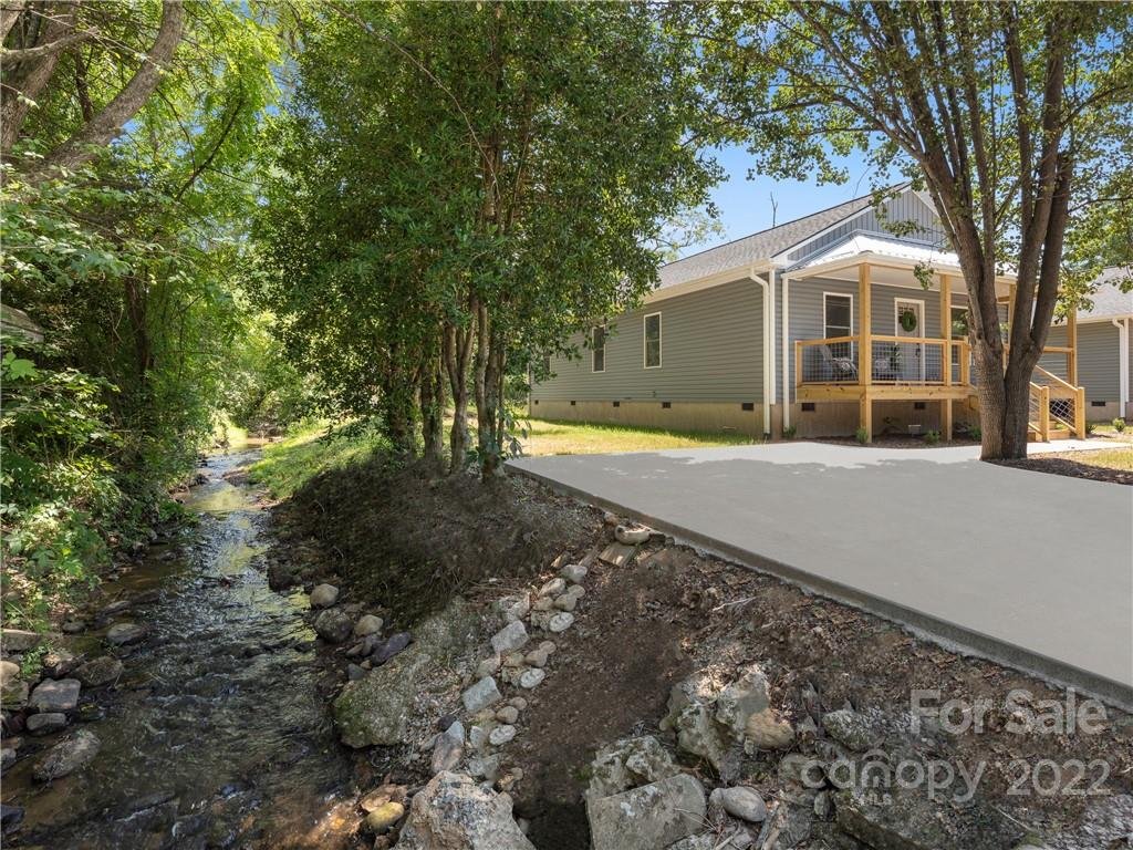 Property image 1 at 241 Carolina Avenue, Waynesville, NC 28786