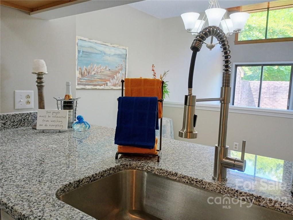 Property image 1 at 7916 Charter Oak Lane, Charlotte, NC 28226