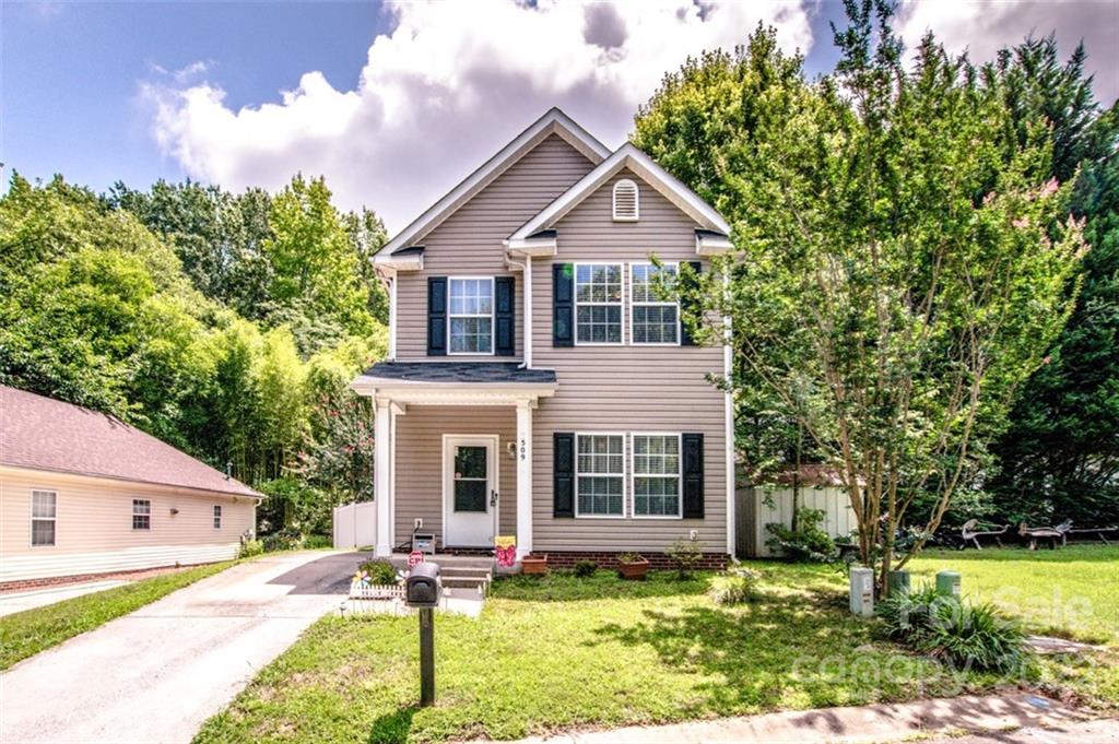 Property image 1 at 509 Underhill Lane, Mooresville, NC 28115