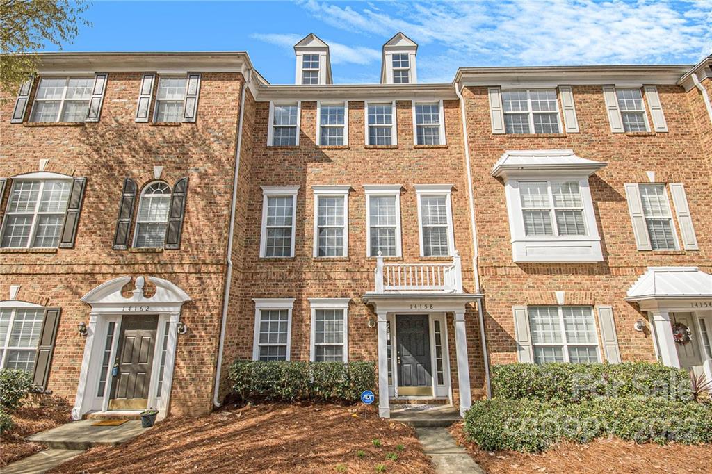 Property image 1 at 14158 Fitzroy Lane, Charlotte, NC 28277