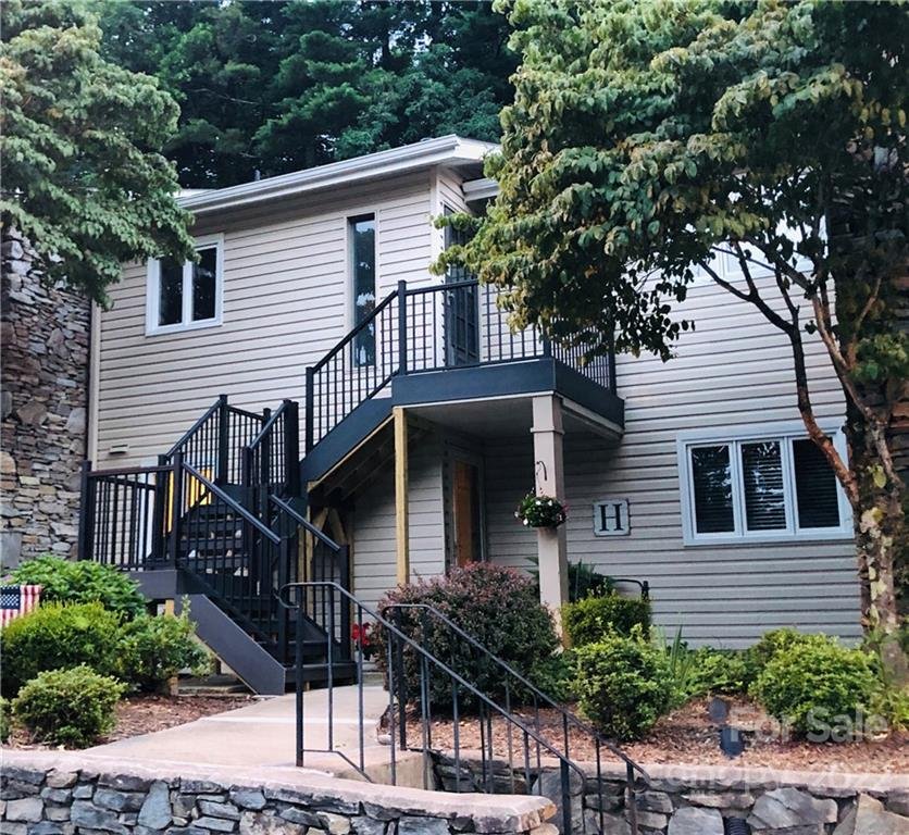 Property image 1 at 660 Britton Creek Drive, Hendersonville, NC 28791