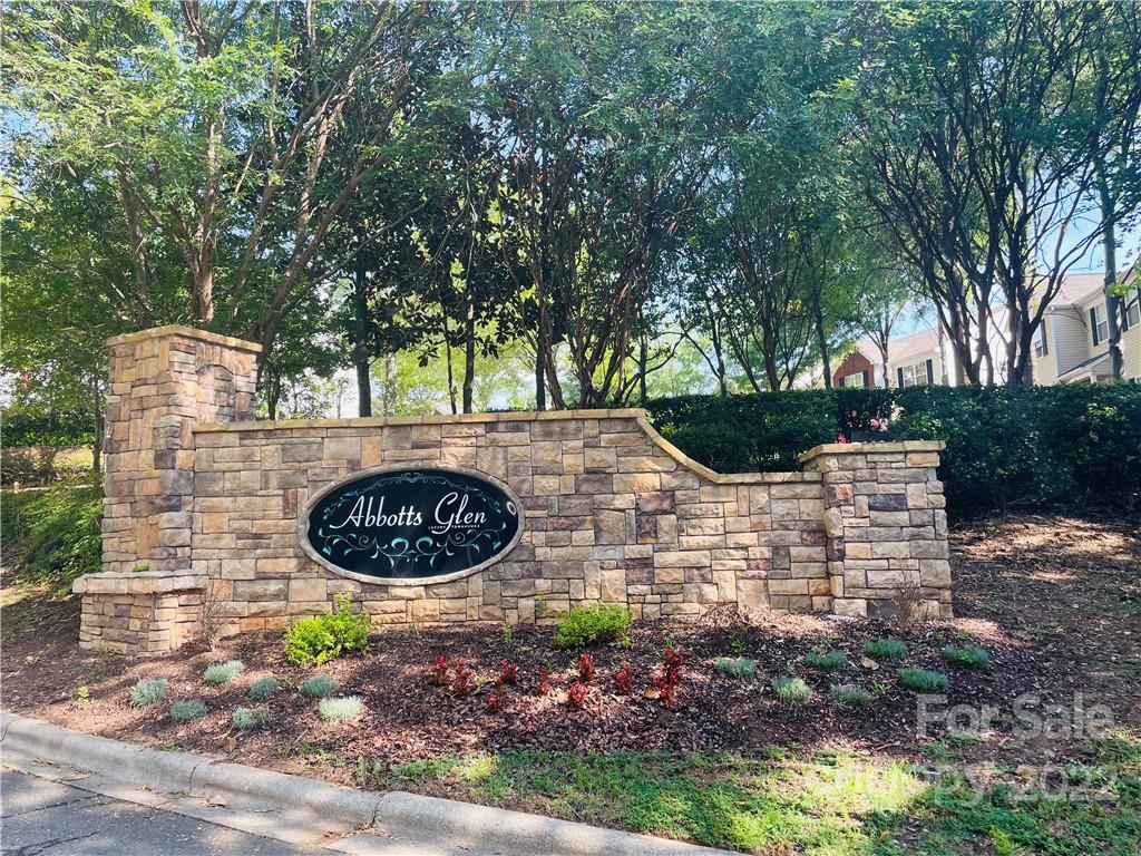 Property image 1 at 2184 Winthrop Chase Drive, Charlotte, NC 28212