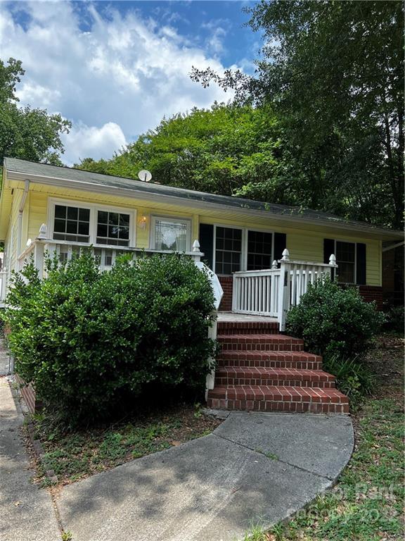 Property image 1 at 800 Circle View Drive, Gastonia, NC 28054