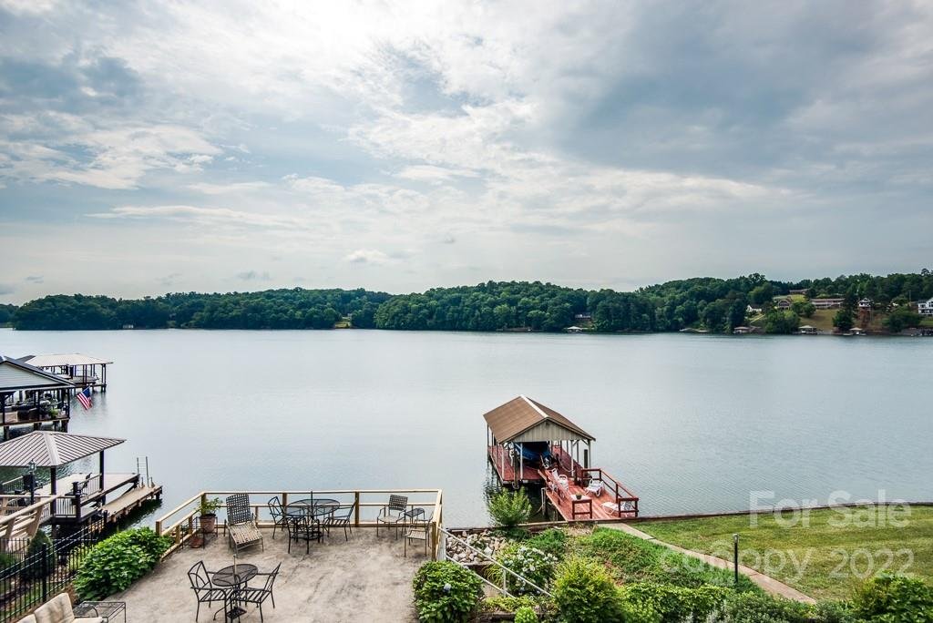 Property image 1 at 59 S Point Lane, Taylorsville, NC 28681