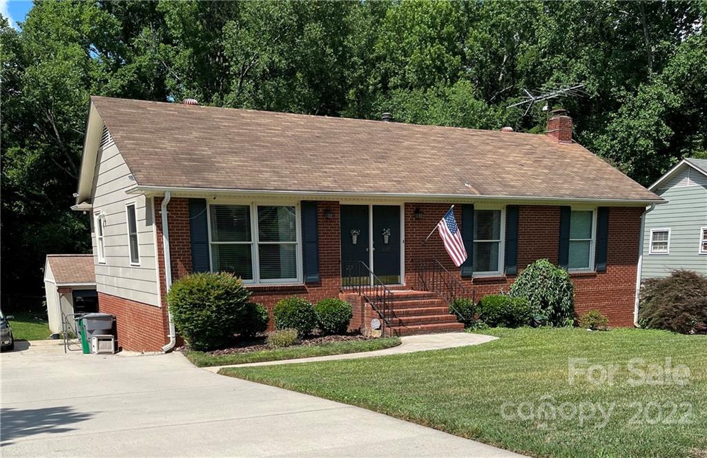 Property image 1 at 1048 Eaglewood Avenue, Charlotte, NC 28212