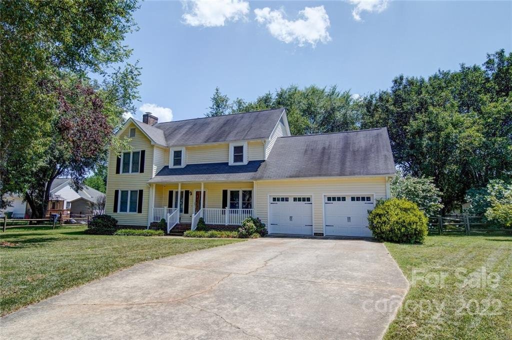 Property image 1 at 105 Poplar Court, Mount Holly, NC 28120