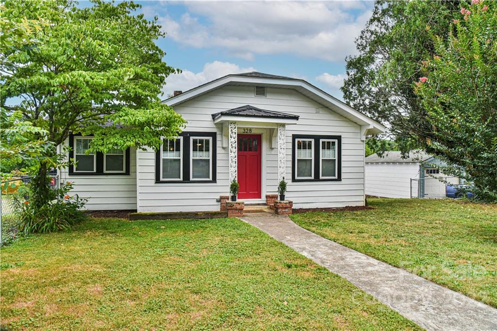 Property image 1 at 328 Bee Tree Road, Swannanoa, NC 28778