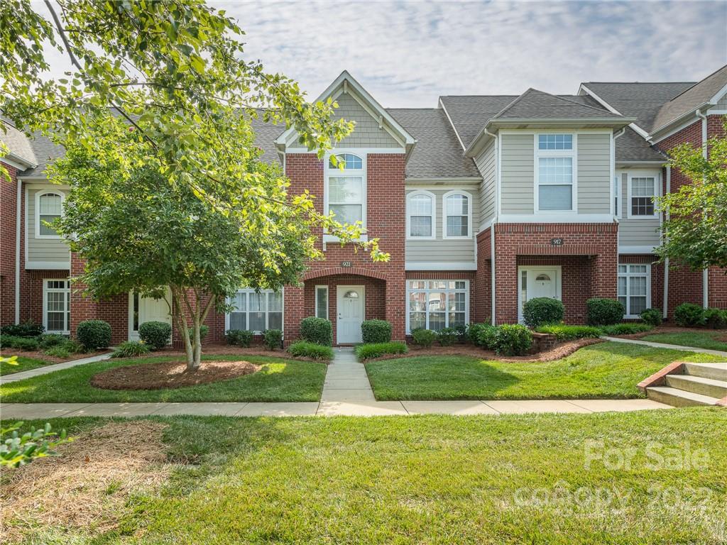 Property image 1 at 921 Central Park Circle, Davidson, NC 28036