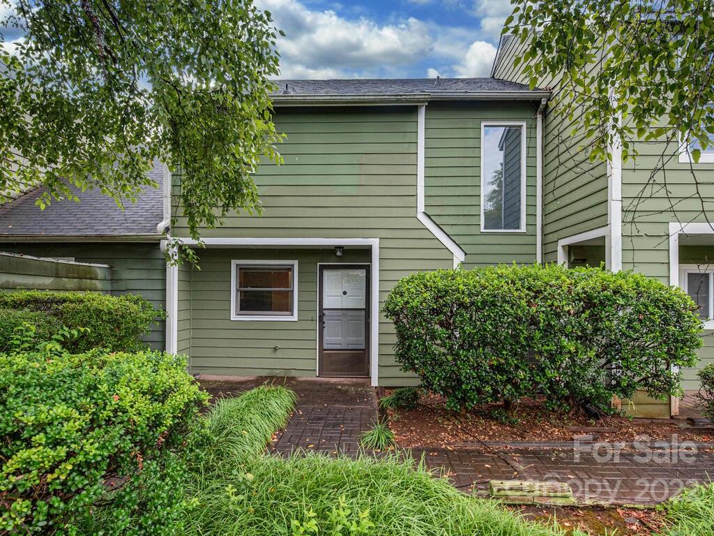 Property image 1 at 8219 Feather Lane, Charlotte, NC 28212