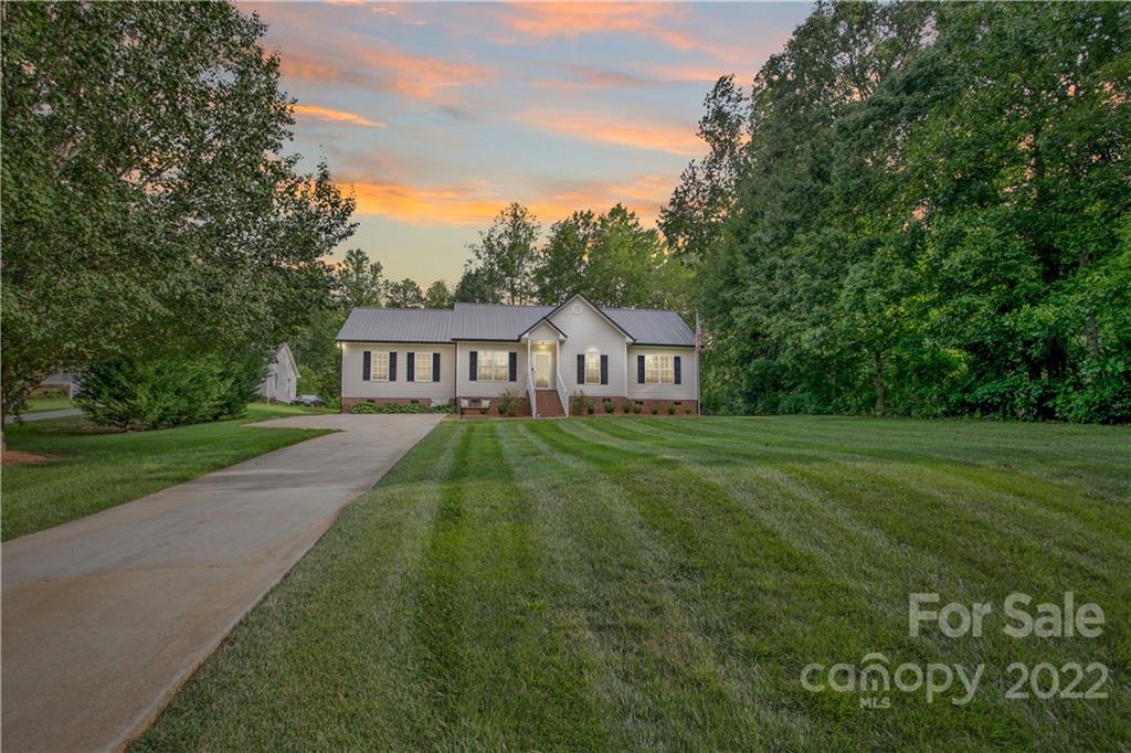 Property image 1 at 730 Cove Road, Gastonia, NC 28052