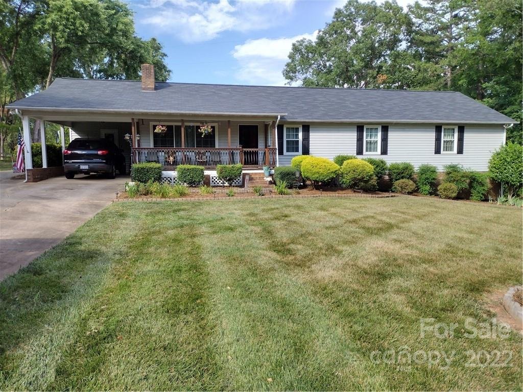 Property image 1 at 7723 Deer Track Drive, Denver, NC 28037