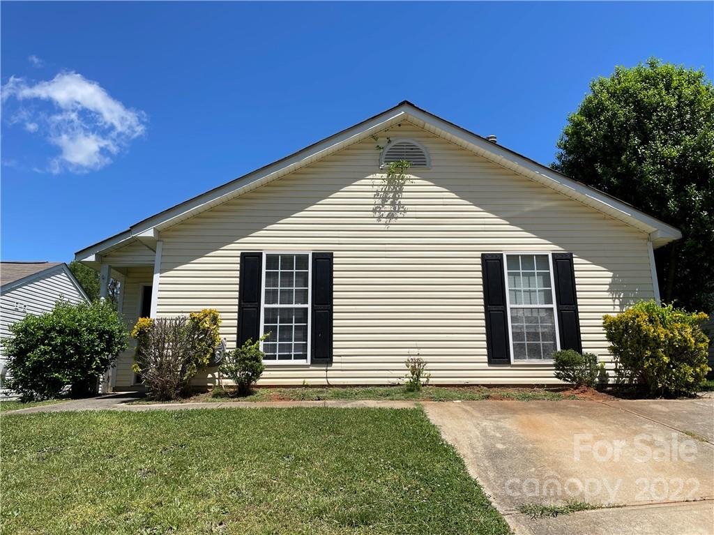 Property image 1 at 2732 Fairstone Avenue, Charlotte, NC 28269