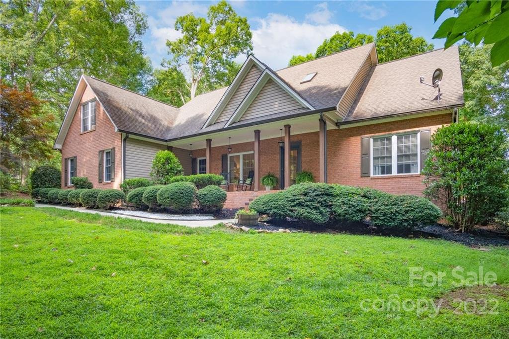 1529 Autumn Brook Lane