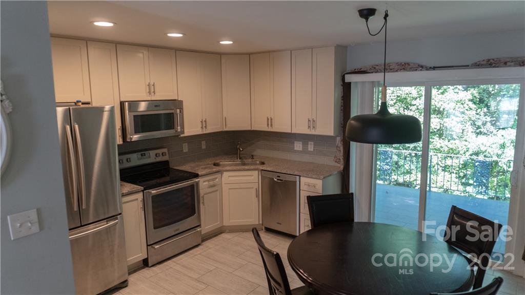 Property image 1 at 2025 Ibis Court, Charlotte, NC 28205